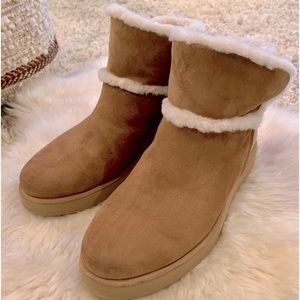 UGG Classic Mini Spill Seam Blvd Snow Boots Brown 1108145-BUN Size 9 Chestnut